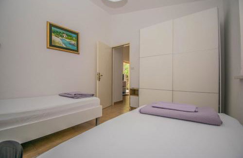 Apartment Rino, only 30m from the sea - Foto 16