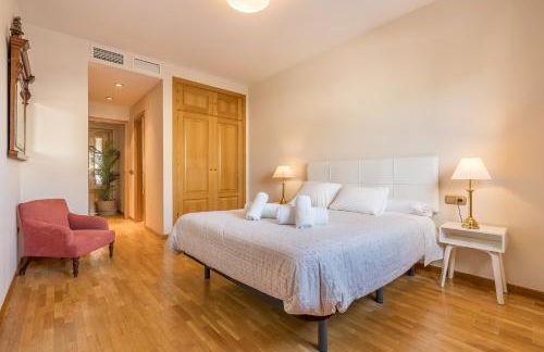 Central, Spacious Parking - Foto 12