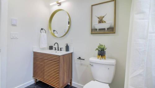 Historic Depot Town Home, King Bed - Foto 3