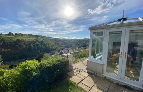 The Crest Hillside Retreat With Hot Tub - Foto 30