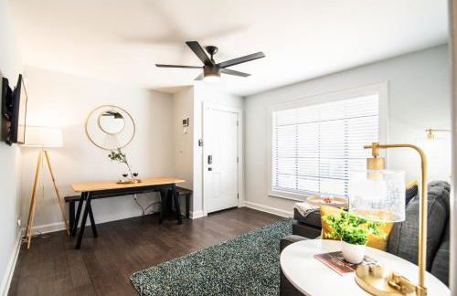 Stylish 2BR 1 Mile From Downtown And The Aquarium - Foto 24