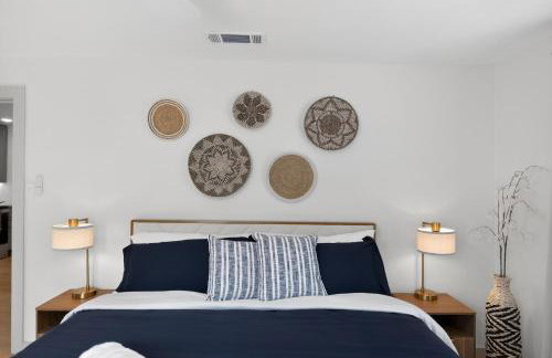 Walk to stadium! Cozy 2BR home - historic district - Photo 28
