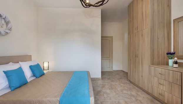 Summer House Collection - Photo 3, Room