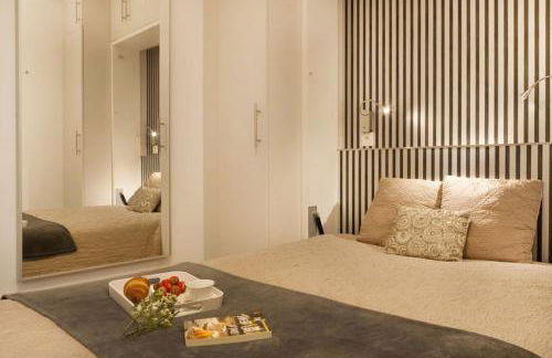 Two Bedroom Luxury Apartment - Balcony with View of Notre Dame - Foto 46