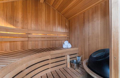 Walk to Broncos Stadium Hot tub & Rooftop - Foto 5