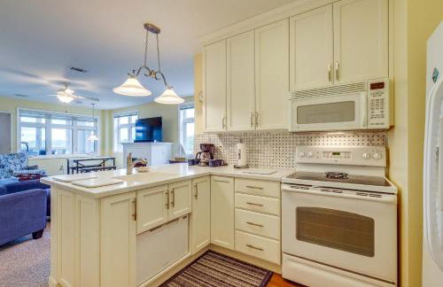 Lakefront Huddleston Condo with Community Pool - Foto 7