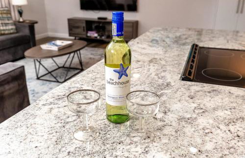 Modern Home, Heated Pool, Close to Beaches! - Foto 29