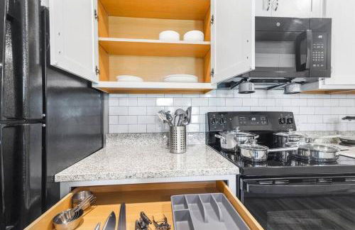 Luxe 1BR/1BA: Dive, Rest, Explore. Book Now! - Foto 19