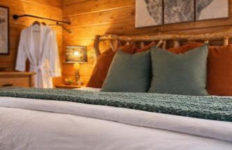 Little Pine Lodge a Smokies Hideaway - 1 mi to GSMNP - King Suite & Loft, Fireplace, Hot Tub & BEARS! - Foto 31
