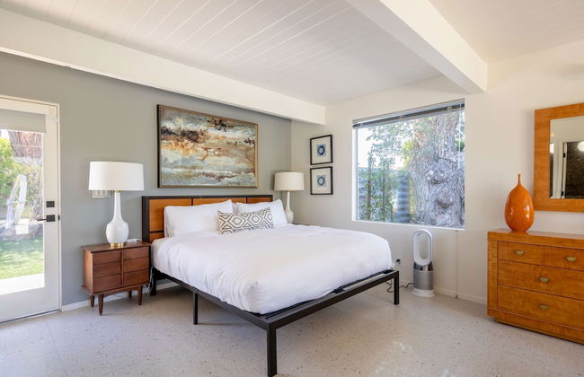 Lux Desert Retreat 4BR Pool Spa Stunning Views - Photo 5