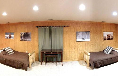 One of a Kind Rustic Log Cabin near Bryce Resort - Large Game Room - Fire Pit - Large Deck - BBQ - Foto 21