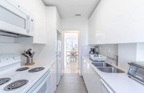 Renovated Apts with Kitchen, Fast WiFi, Smart TV, Roku & Pool Onsite 4 mi to Surfside Beach - Foto 43