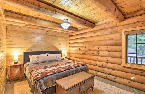 Splendid Family Cabin with Hot Tub and Grill! - Foto 20