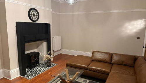 Large Luxury 4 bedroom home with parking - Foto 5