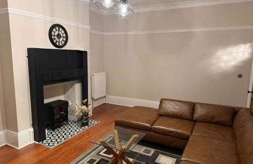 Large Luxury 4 bedroom home with parking - Foto 5