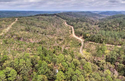 Wright City Cabin with Fire Pit and Forest Views! - Foto 28