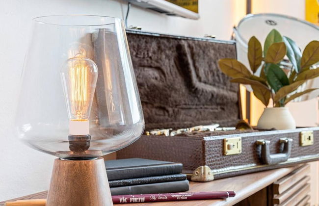 Musicians Lounge - 2 BR With Parking Asssigned - Photo 7