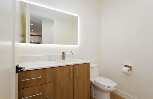 Stylish Apartments in Glendale with Free Parking - Foto 70