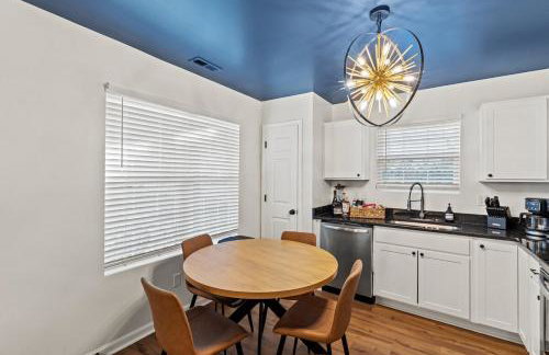 The Luxe Hot Tub Playground 12 Min to Horse Park - Foto 48