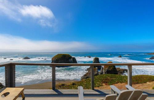 Seaside Elegance Oceanfront Escape with 3 Suites - Foto 26