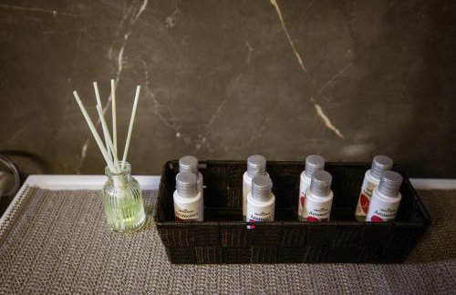 Riverside Escape ,modern residence with courtyard - Photo 25