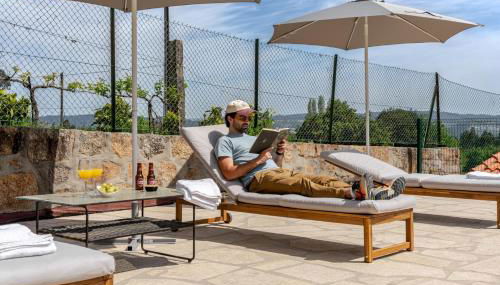 HostWise - Country Villa w/ Pool, Court & Views - Foto 3, sunbed