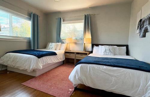 Cozy Sunfilled House with Deck Patio Garden - Foto 9