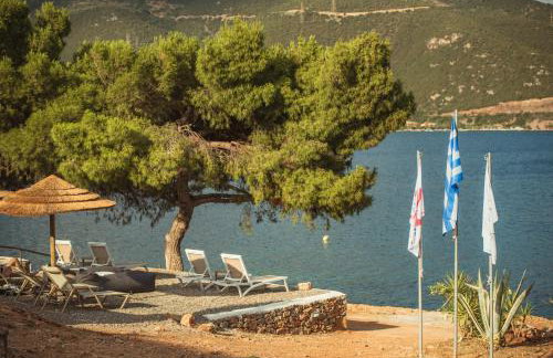 Trizonia Bay Hotel - Photo 37