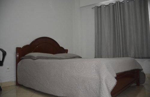 Dois quartos Cozinha completa Wi Fi Self check in com senha Central e perto de tudo a 4,4Km da Rodoviária e 15,4 km do Aeroporto Apartamento 301 - Foto 16