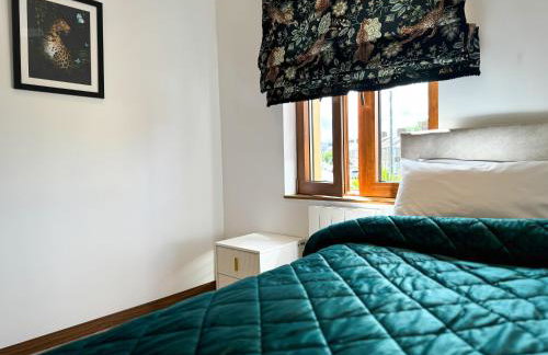 Luxurious 3Bed House with Spa Bath & Garden - Foto 14