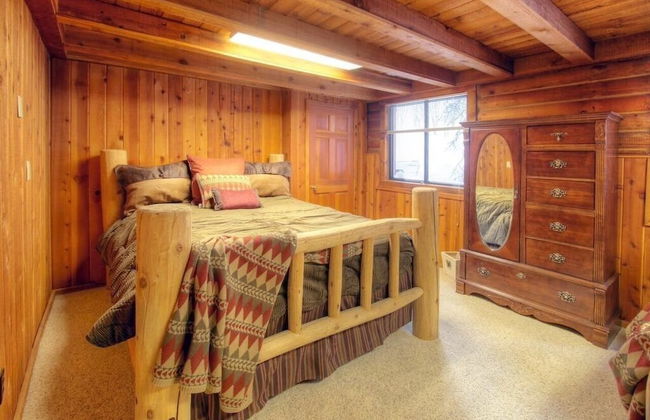 Log Cabin on the Stream - Photo 2