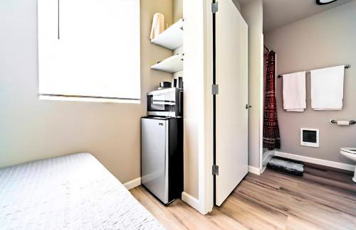 Cozy Micro Suite Unit 11 Sleeps 2 Minutes to Downtown - Foto 16