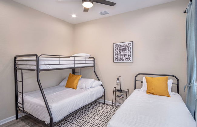 Beautiful Fenced 3BR 2BA Near Exciting Downtown - Foto 6