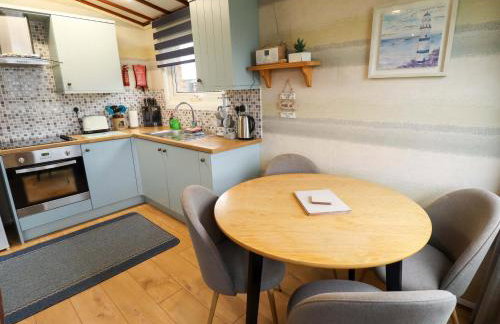 Moggs Retreat - Photo 9