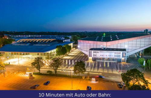 Modern, komplett saniert, in zentraler Citylage beim Kennedyplatz, voll ausgestatte Küche, offener Wohn- und Essbereich, helle Räume - Photo 34