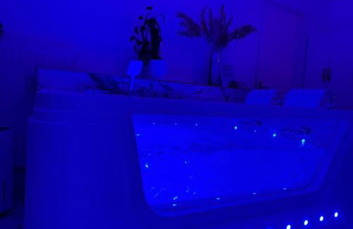 Loveroom de luxe avec jacuzzi sauna vapeur écran 300 cm - Foto 19