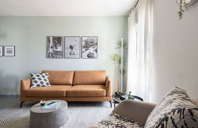 Bauhaus Boutique by TLV2rent - Photo 58