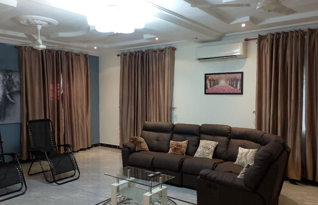 1 Bed Apartment Sleeps 2 - Parking, Garden, Wifi - Photo 5