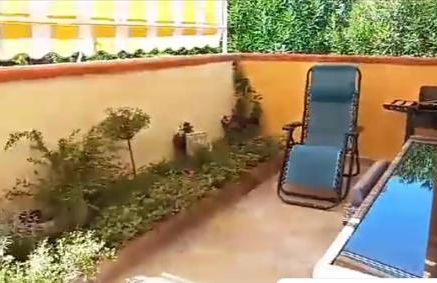 Appartamento con veranda e giardino a 75 m dal mare - Foto 10