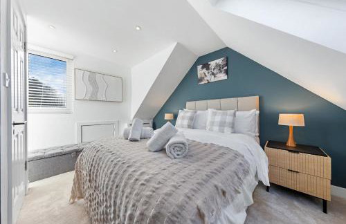 AC & Private Drive Stylish 4BR 5 Beds 8 Guests Wifi And Parking - Photo 5