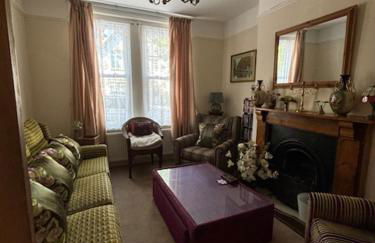 The Seagulls 3 Bedroom House with Parking Weymouth - Photo 10