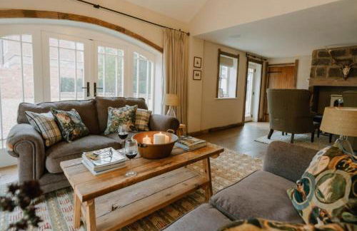 The Carriage House by Birch Stays - Photo 12