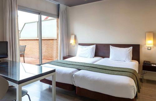 Suites Viena Plaza de España - Photo 77