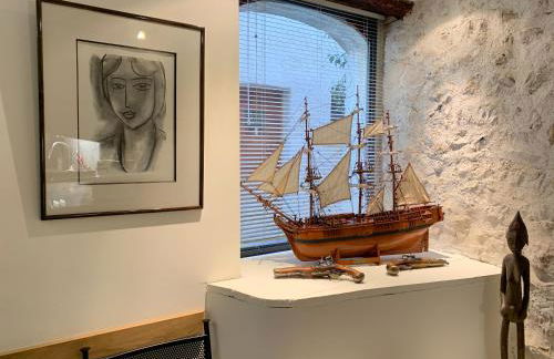 L'élégante - maison de ville avec bains à remous - parking inclus - Foto 9