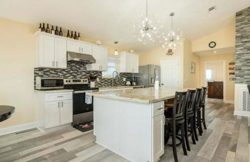 Galveston Bay Views and Pier! San Leon Gulf Getaway - Foto 9