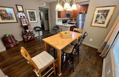 3 Bedrooms with Free gated parking,5-10Mins From ALL - Photo 9