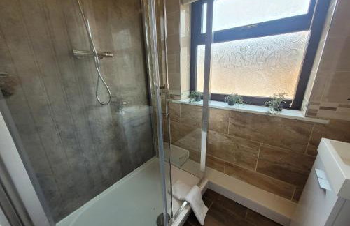 Luke Stays - Parsons Gardens - Foto 17