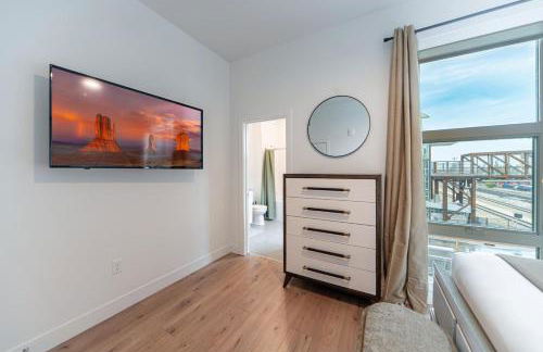 Dwntn Lux Townhome - Best Amenities- 3BD, 4BA - Photo 25