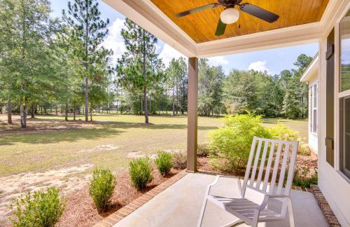 Stylish Hephzibah Home with Fire Pit and Theater Room! - Foto 30