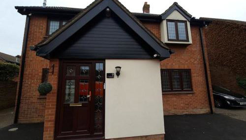 London Luxury 6 Bedroom Family House Sleeps 12 people Parking for 4 Cars Close to tube. - Foto 3